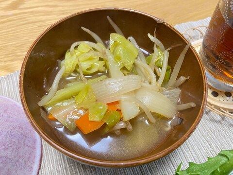 野菜たっぷり！ピリ辛味噌スープ